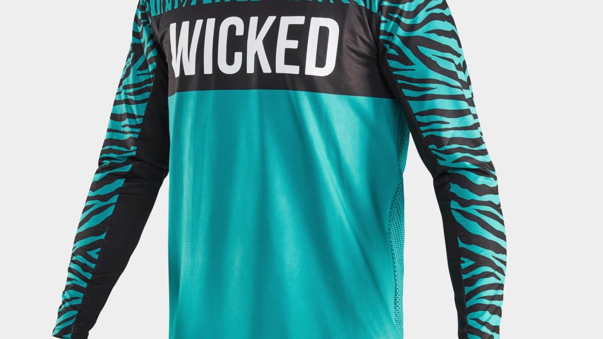 Edge-PeacockBlack_Front-scaled