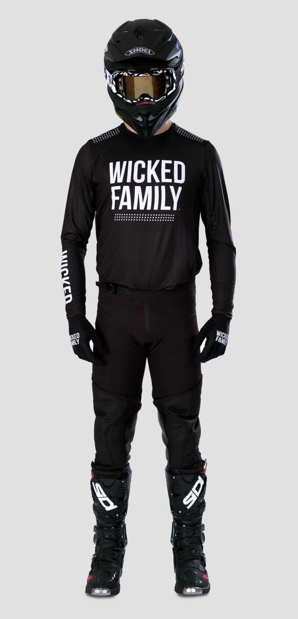 motocross wearing solid black gear set